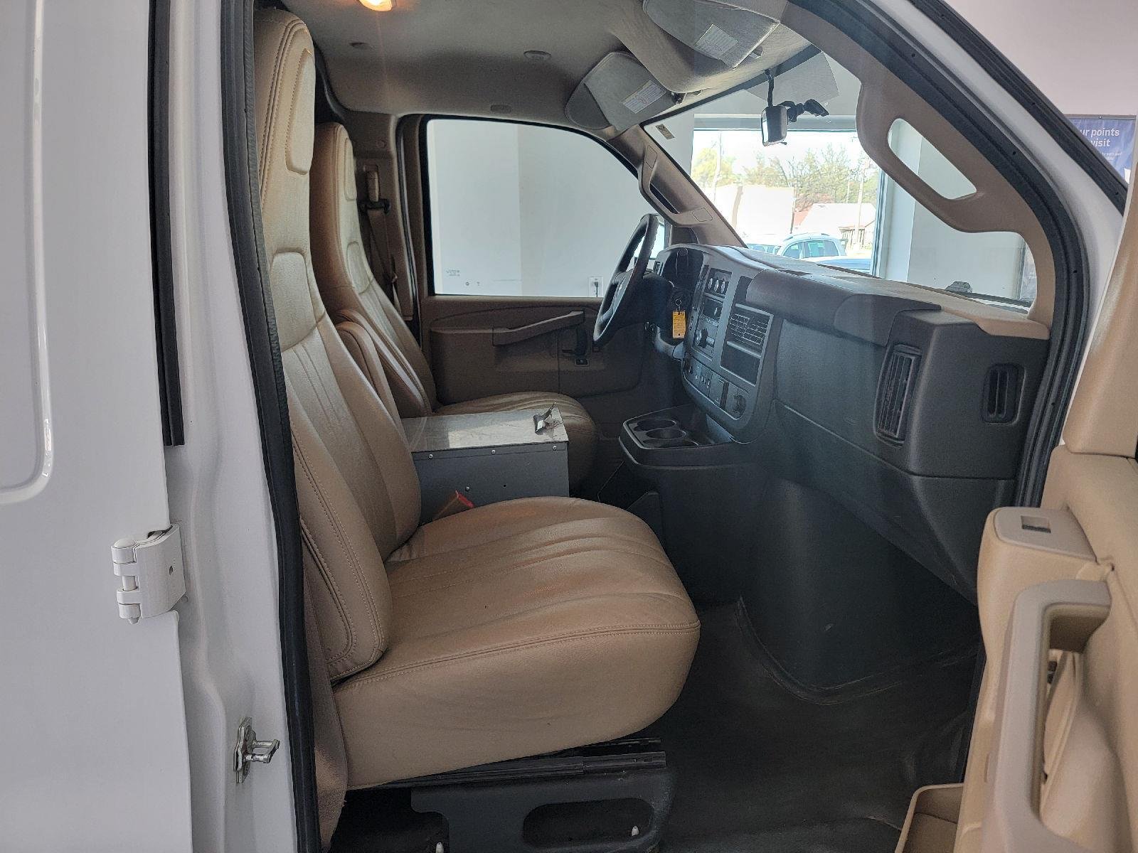 2020 Chevrolet Express Cargo Work Van - Photo 24