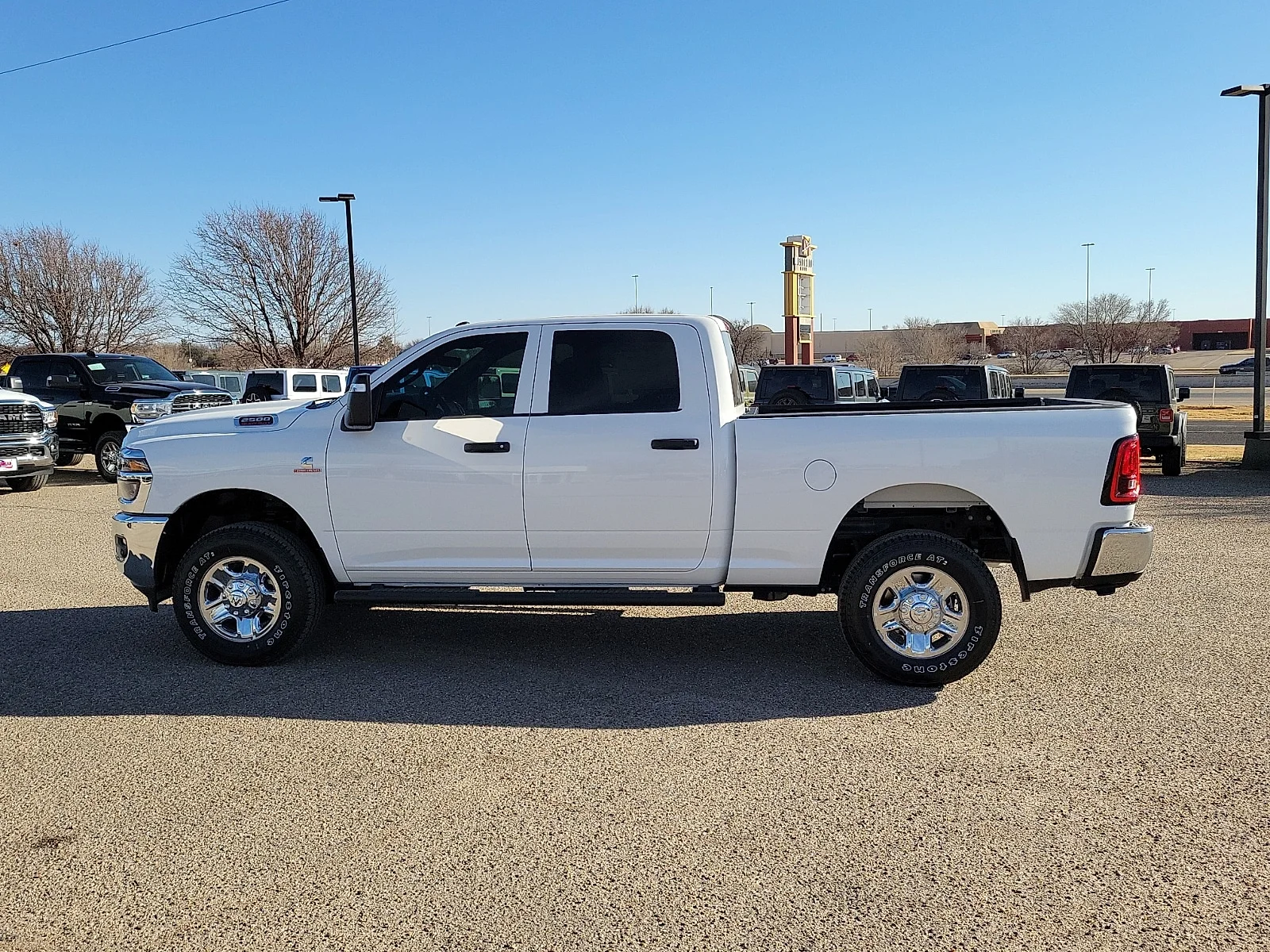 New 2026 PW7 Bright Whit Ram TRADESMAN CREW CAB 4X4 6