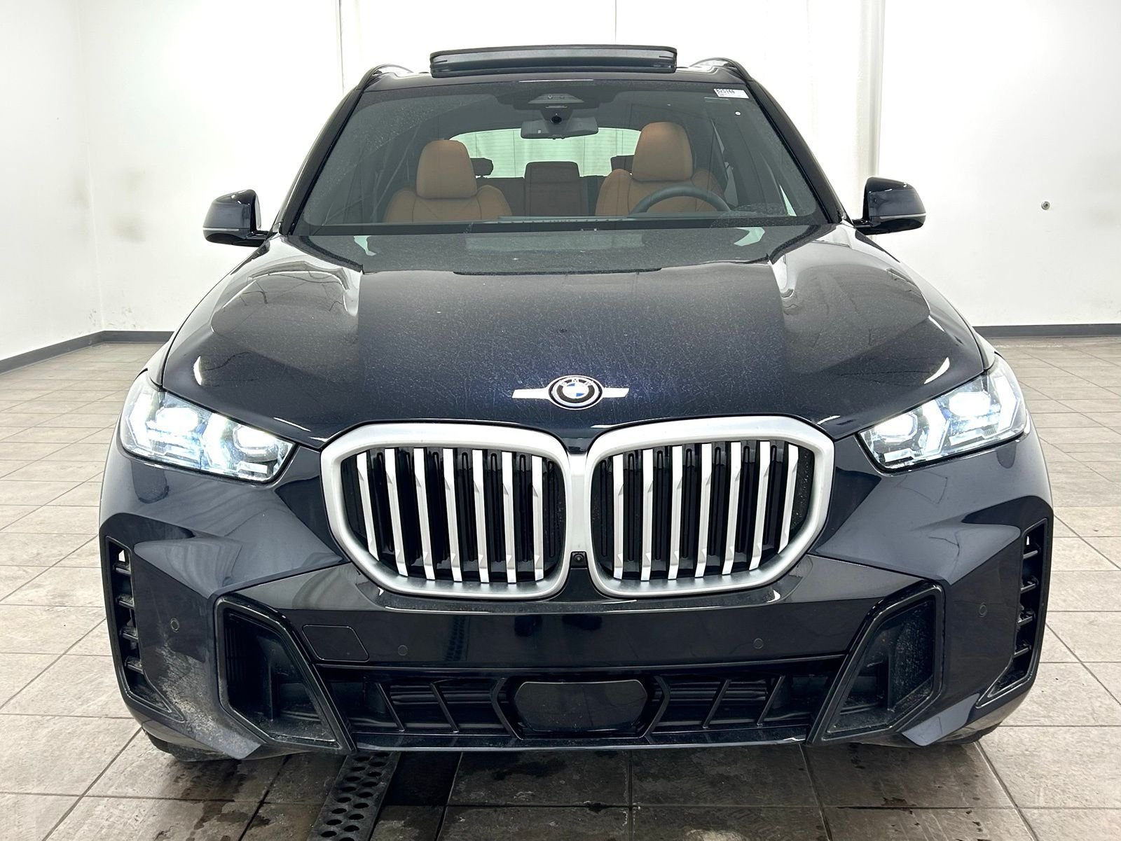 New 2026 Carbon Black Metallic BMW xDrive50e image 11