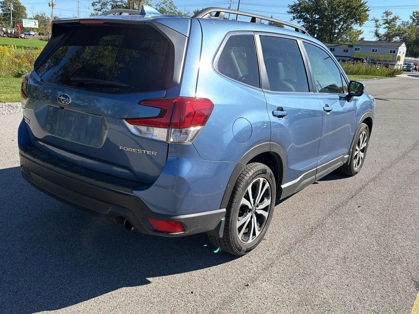 Used 2023 Horizon Blue Pearl Subaru Limited image 3