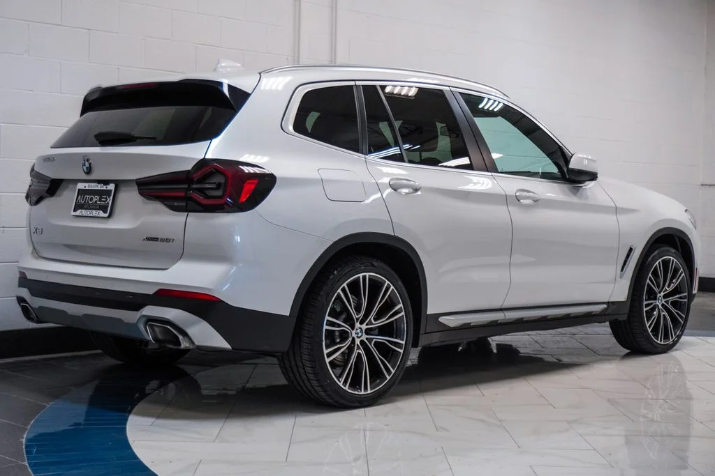 Used 2023 White BMW xDrive30i image 34