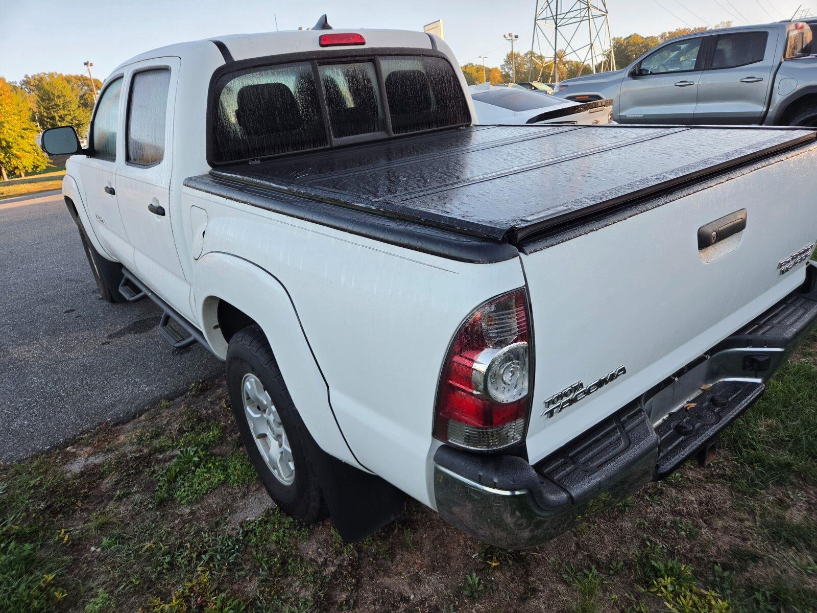 Used 2014 Super White Toyota PreRunner V6 image 7