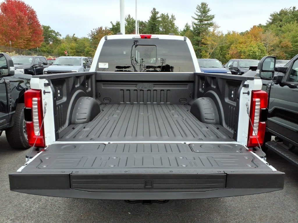 New 2027 Oxford White Ford F-250® XLT image 6