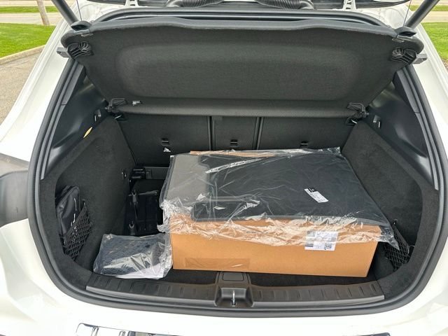 New 2026 Polar White Mercedes-Benz GLA 250 image 38