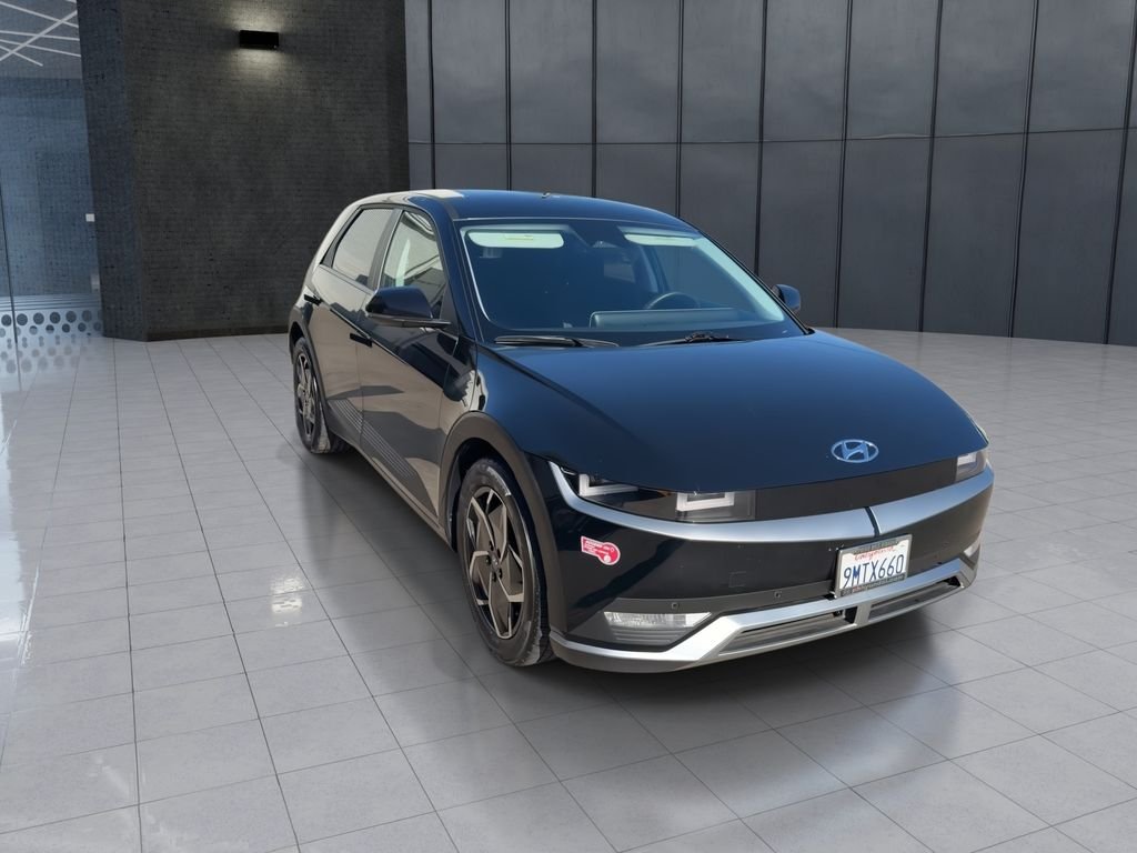 Used 2024 Black Hyundai SEL image 3