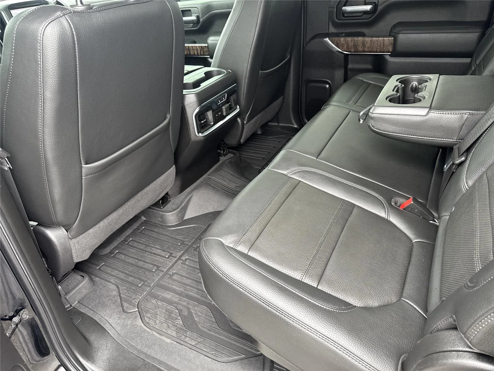 Used 2023 Onyx Black GMC Denali image 34