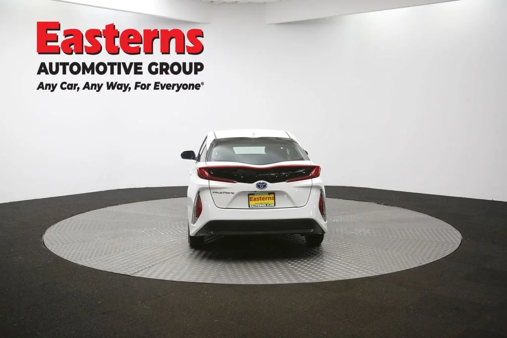 Used 2021 White Toyota LE image 62