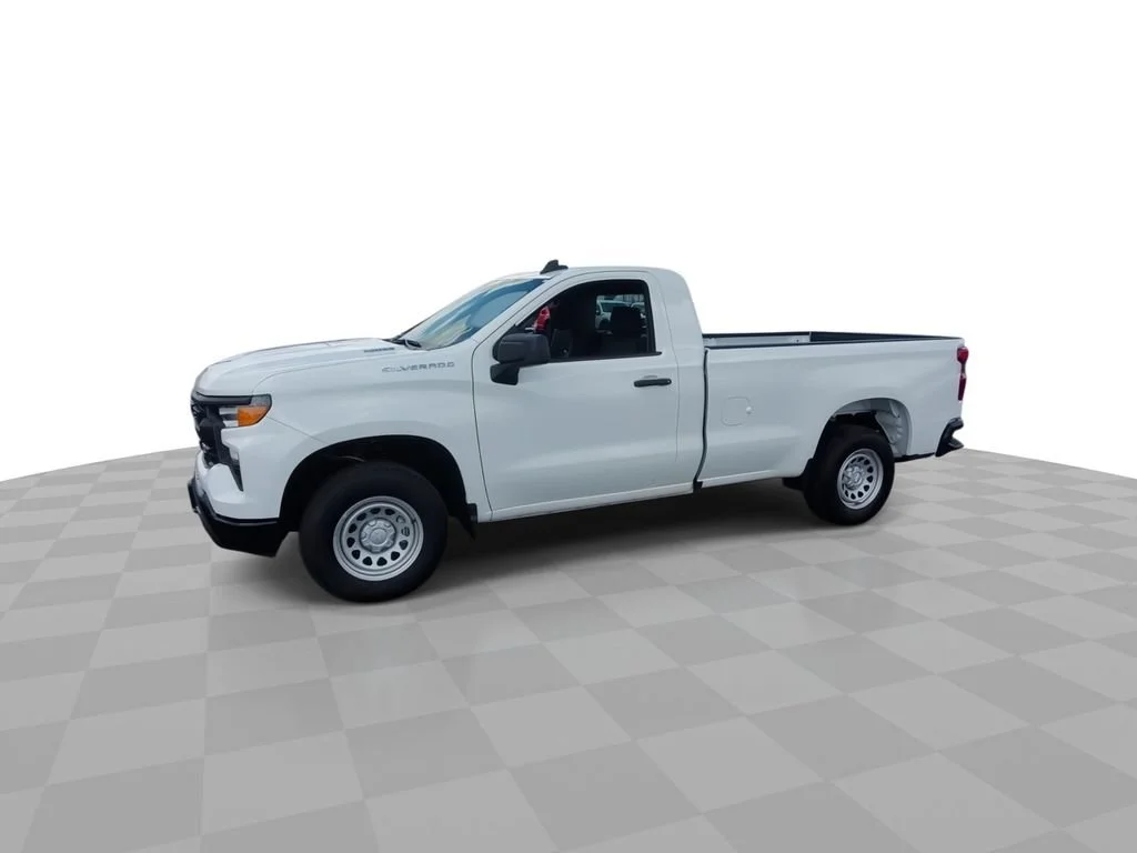 New 2026 Summit White Chevrolet WT image 4