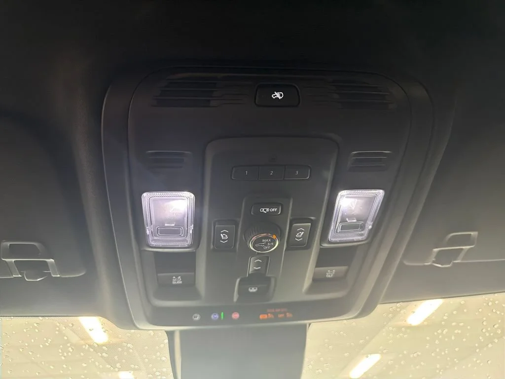 Used 2024 Onyx Black GMC Denali Ultimate image 18