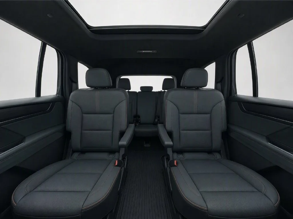 Used 2024 White GMC AT4 image 32