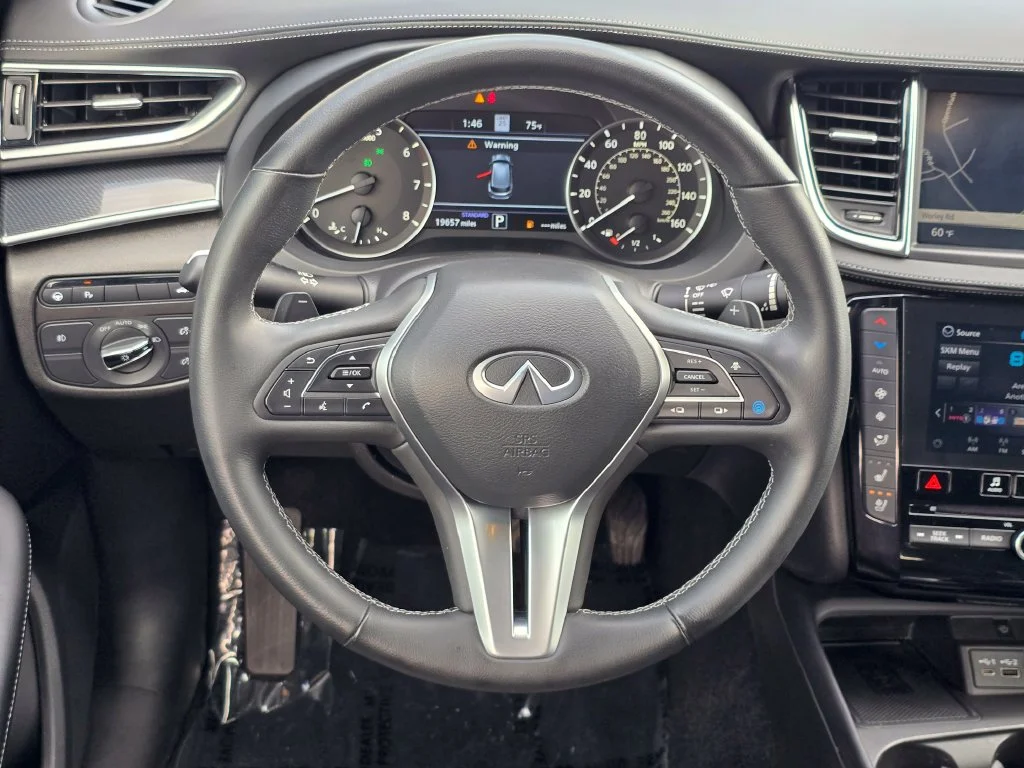 Used 2025 White INFINITI SPORT image 7