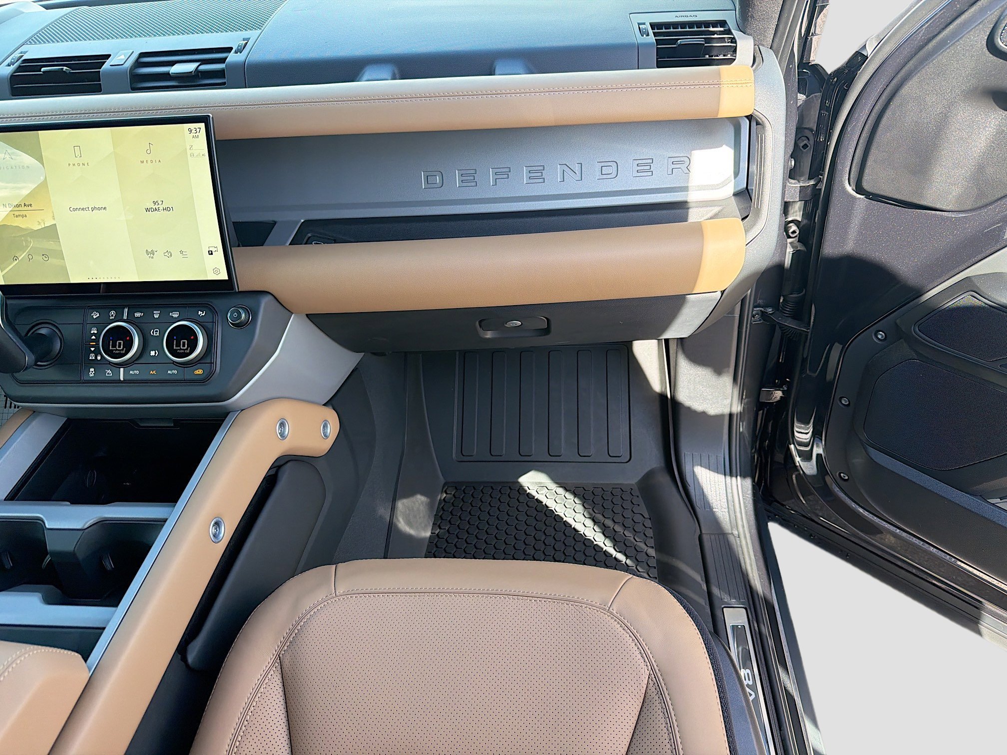 New 2026 Carpathian Grey LAND ROVER V8 image 16