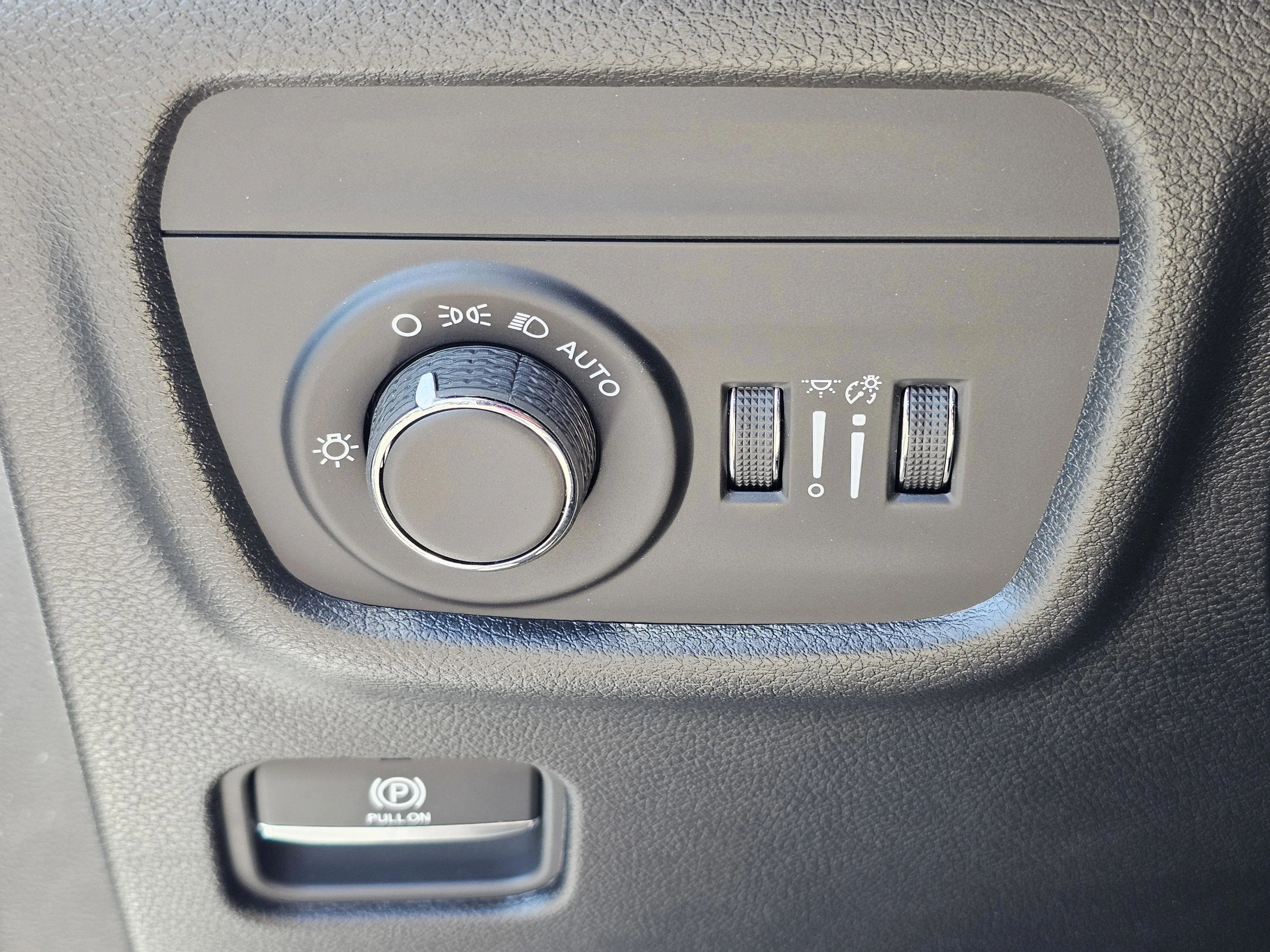 New 2026 Bright White Clearcoat Jeep Laredo Altitude image 18