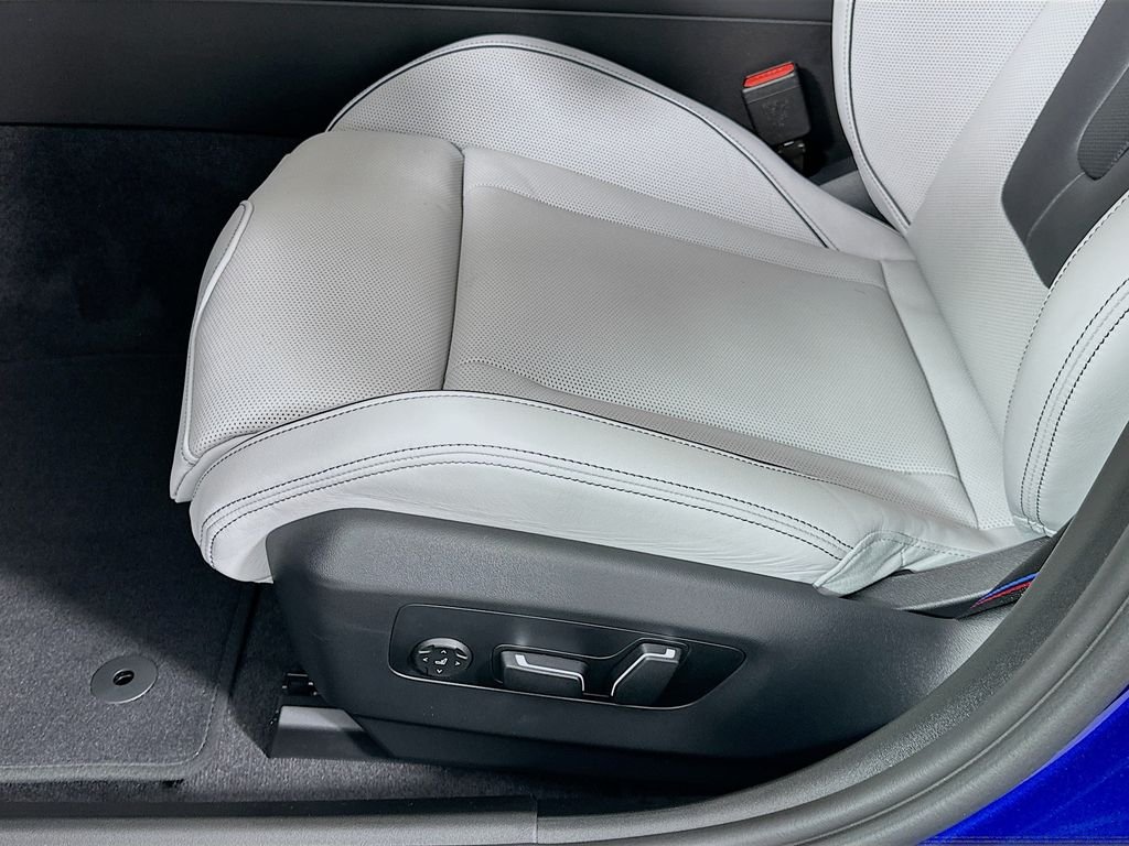 New 2027 Marina Bay Blue Metallic BMW Base image 21