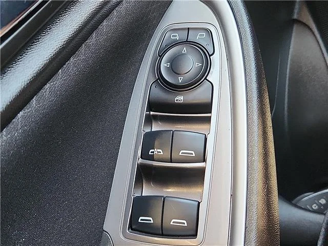Used 2025 White Chevrolet 1LT image 17