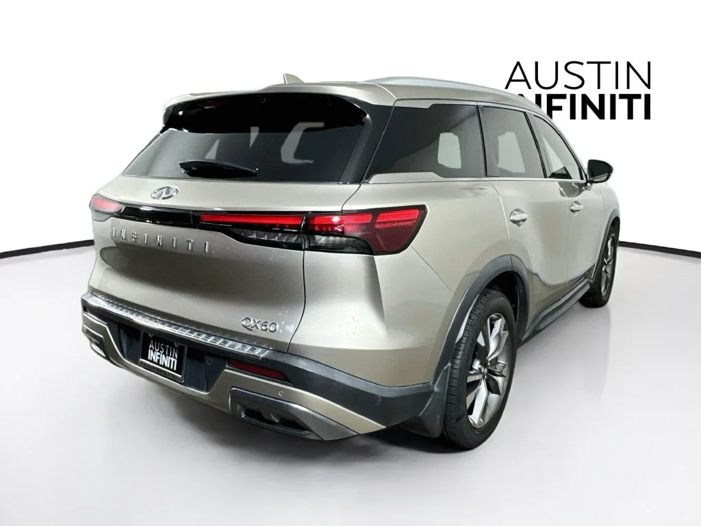 Certified Used 2022 Silver INFINITI LUXE image 9