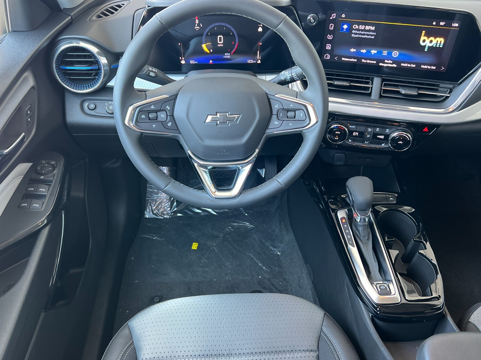 2026 Chevrolet Trax LT - Photo 14
