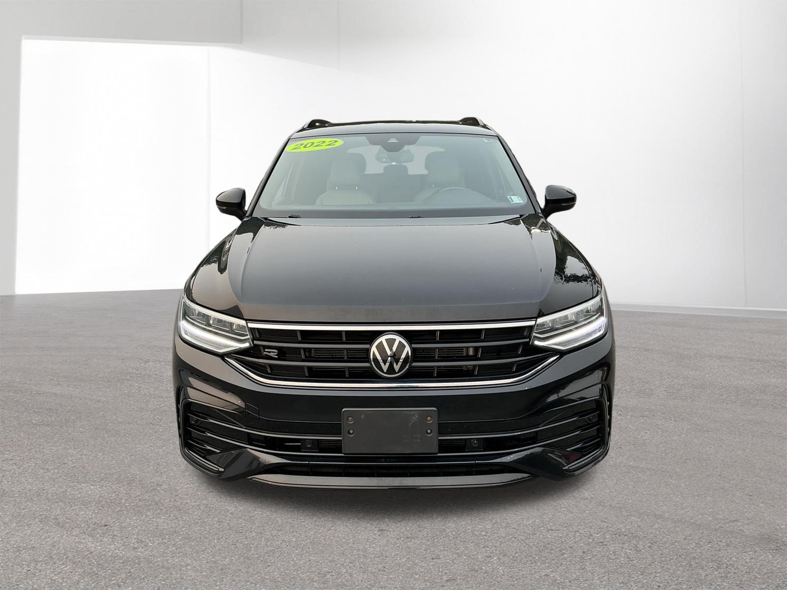 Used 2022 Deep Black Volkswagen SE R-Line Black image 2