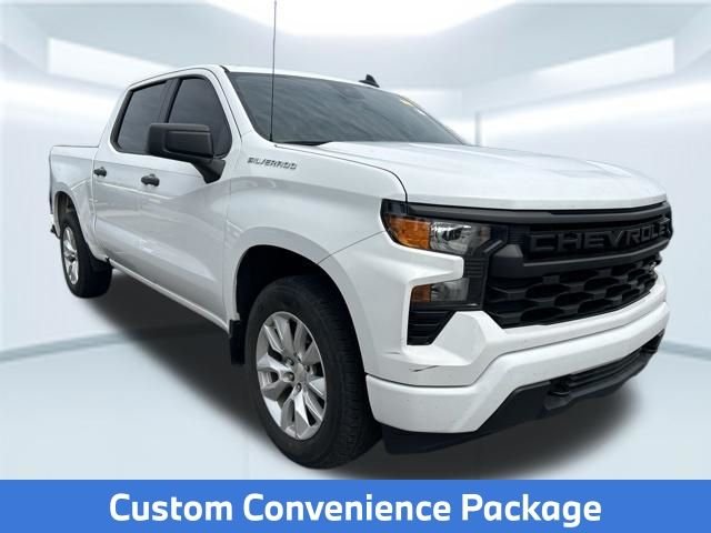Used 2022 White Chevrolet Custom image 3