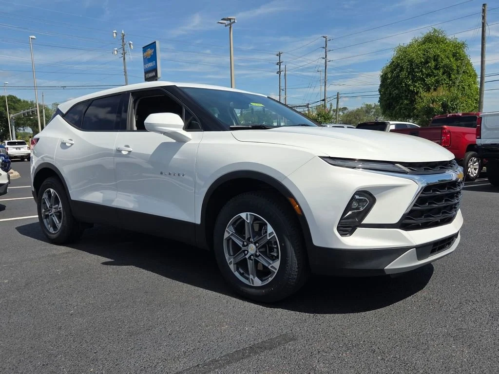 2023 Chevrolet Blazer 2.0T 2LT FWD's photo