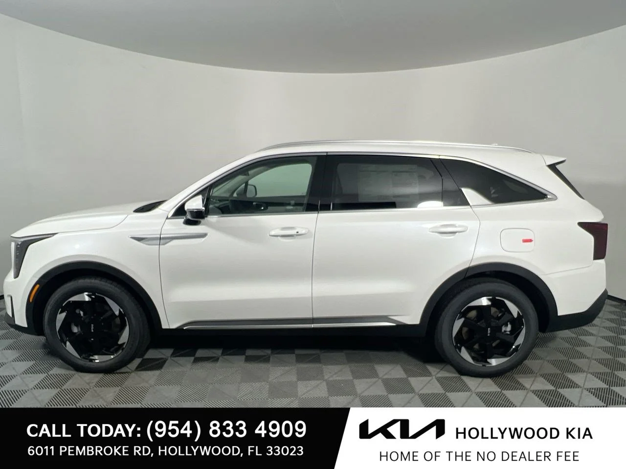 New 2026 Snow White Pearl Kia  image 6