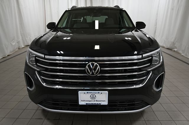 New 2026 Black Volkswagen 2.0T SE w/Technology image 16