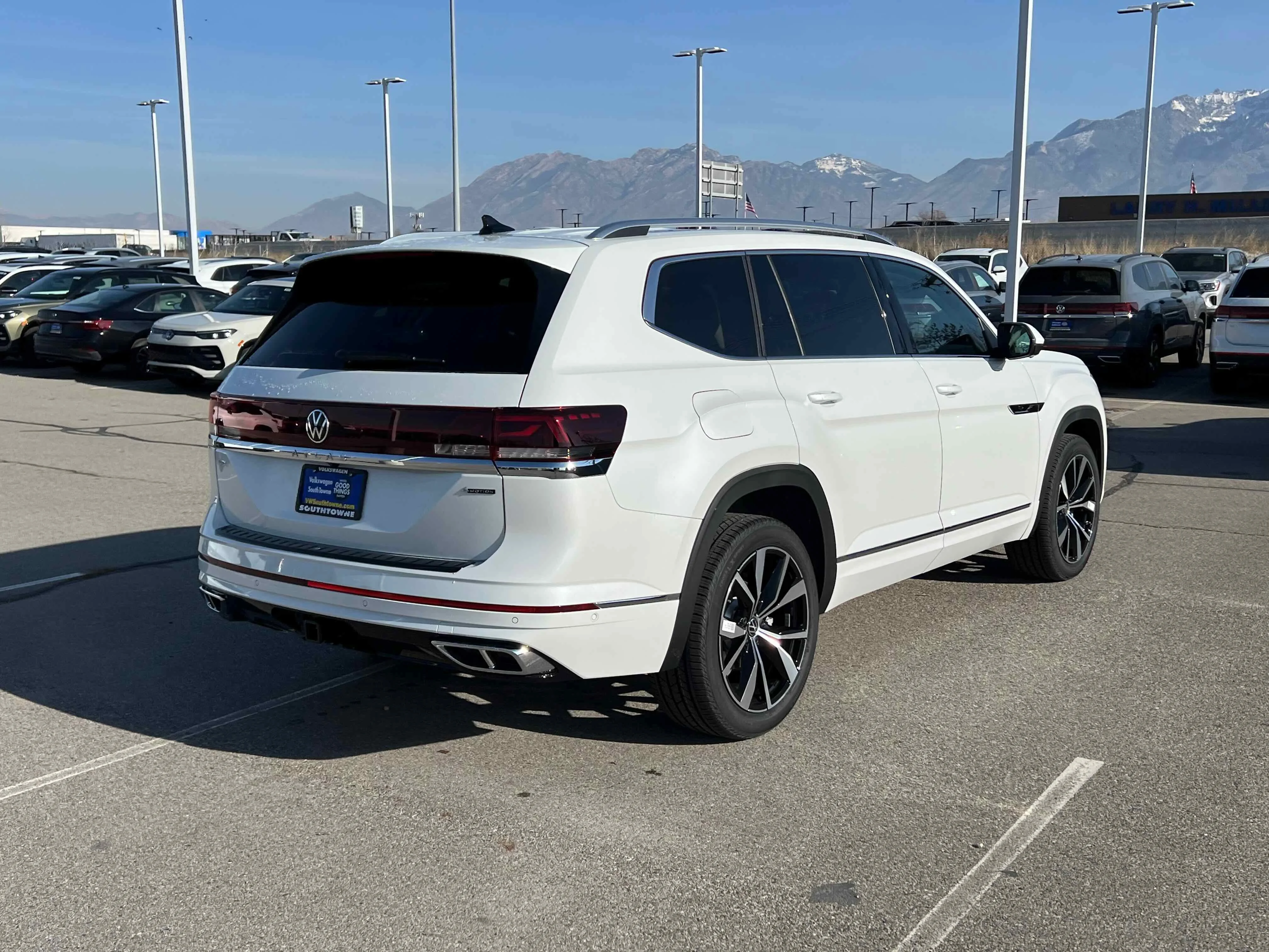 New 2026 Opal White Volkswagen 2.0T SEL Premium R-Line image 9