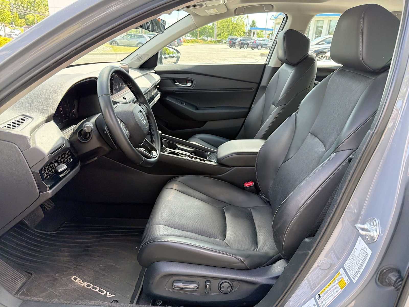 2023 Honda Accord Hybrid EX-L - Photo 11