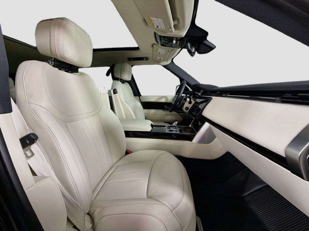 New 2027 Santorini Black Land Rover SE image 29