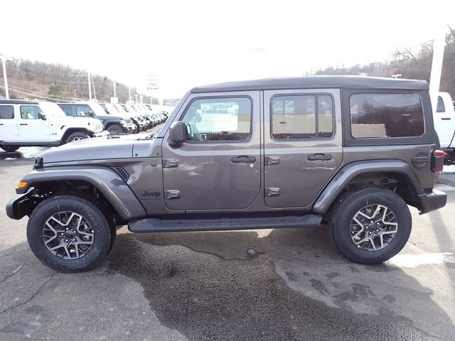 New 2026 Granite Crystal Metallic Clear-Coat Exterior Paint Jeep Sahara image 2