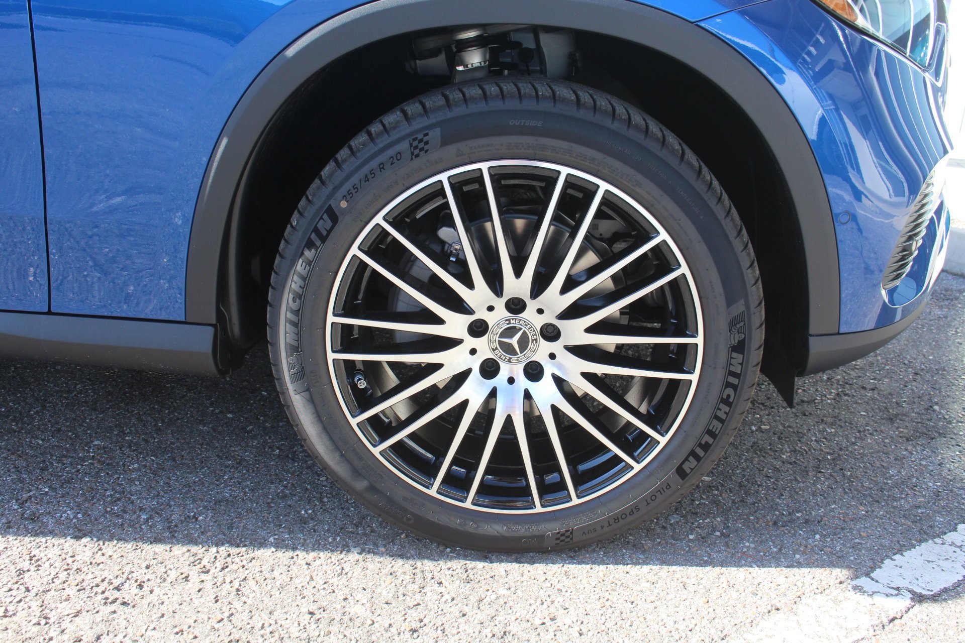 New 2026 Starling Blue Metallic Mercedes-Benz GLC 300 image 11