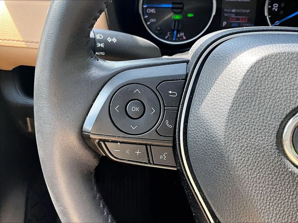 Used 2022 Black Toyota XLE image 23