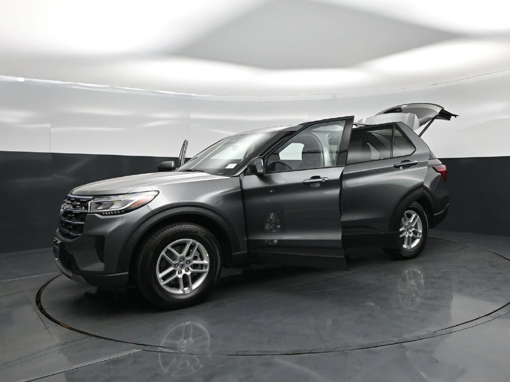 New 2027 Carbonized Gray Metallic Ford Active image 28