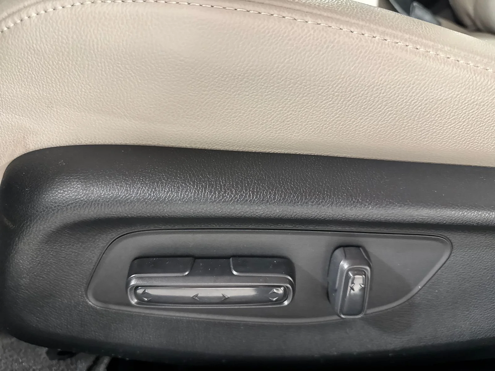 2023 Honda Civic Hatchback EX-L - Photo 17