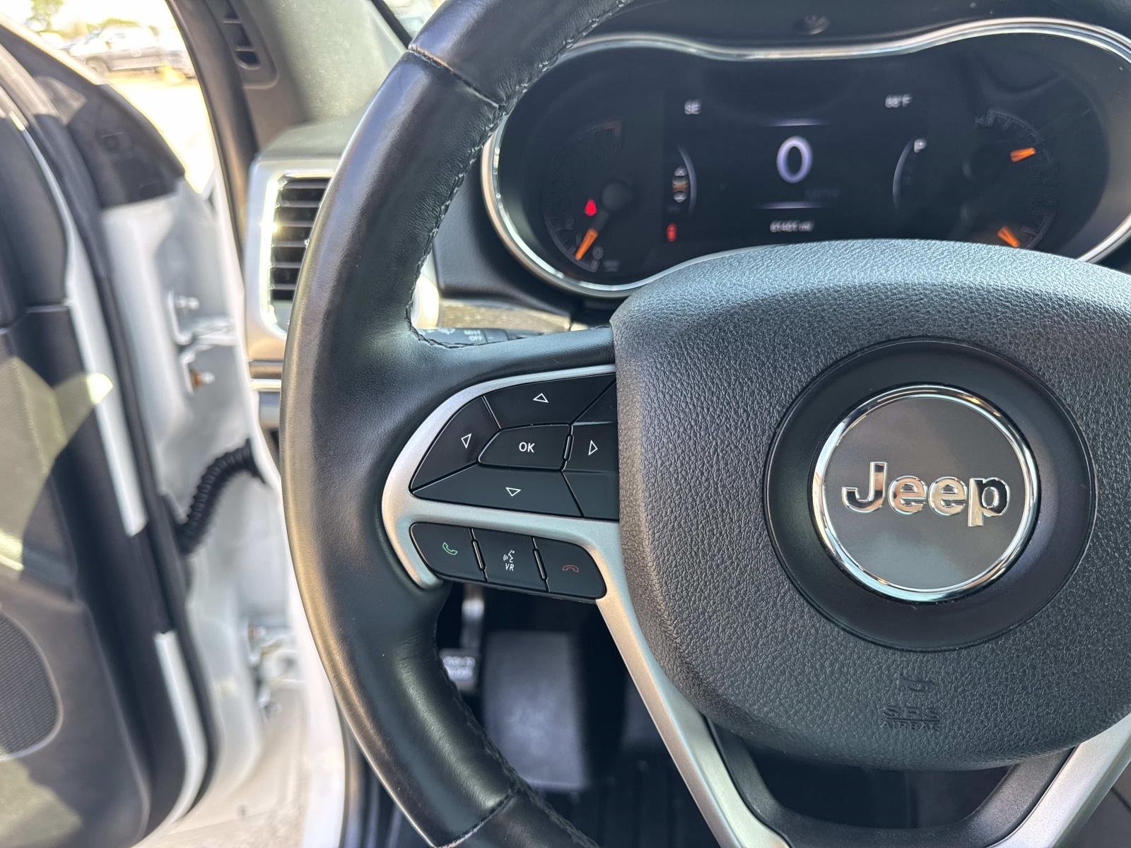 Used 2018 Bright White Clearcoat Jeep Limited image 22