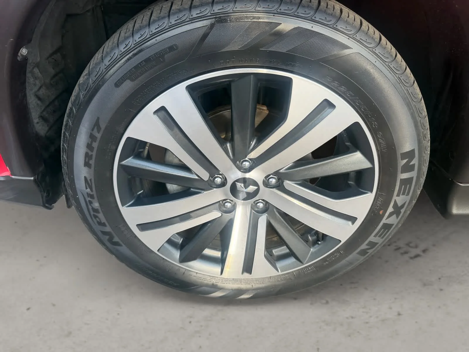 Used 2024 Red Diamond Mitsubishi ES image 10