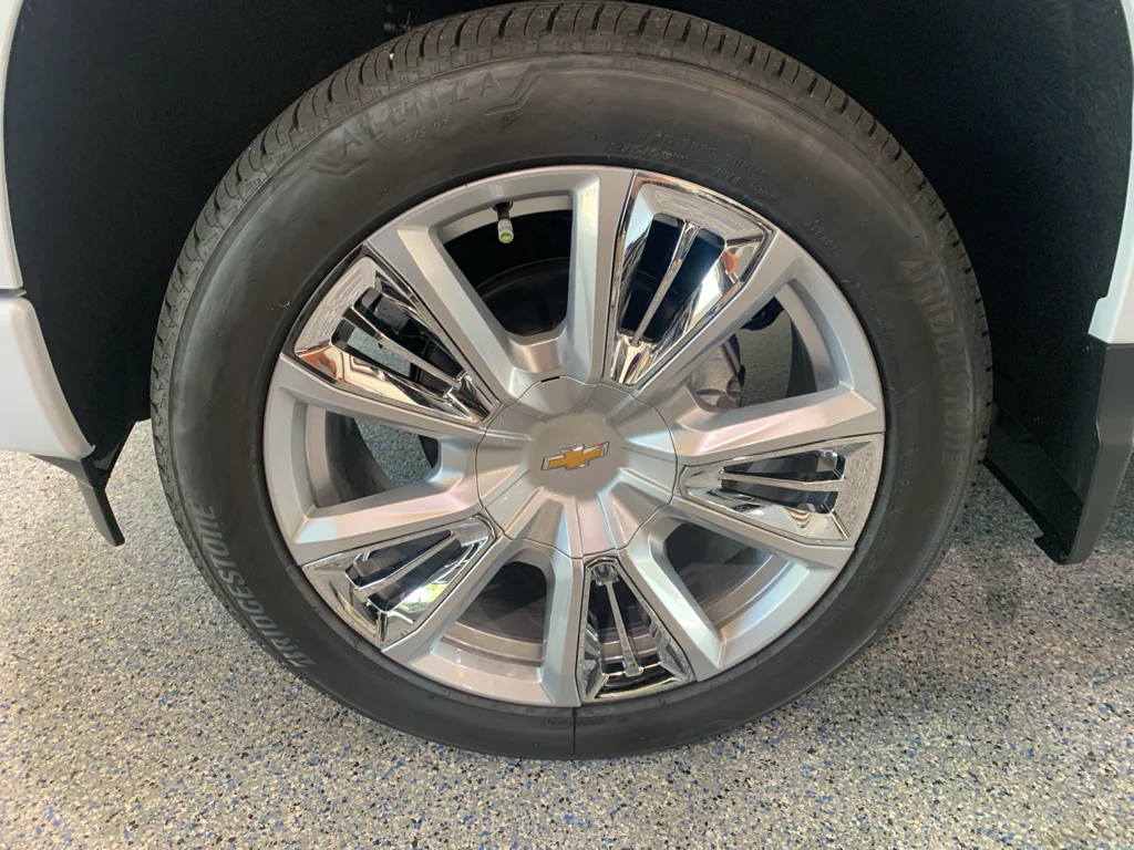 New 2026 Polar White Tricoat Chevrolet High Country image 30