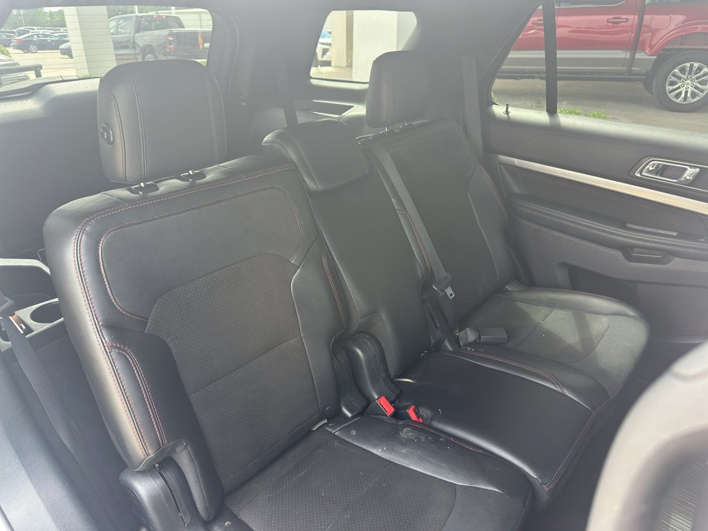 Used 2018 White Platinum Metallic Tri-Coat Ford XLT image 33