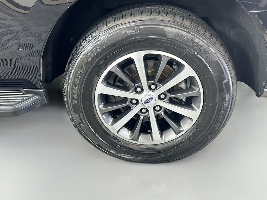 Used 2020 Black Ford XLT image 31