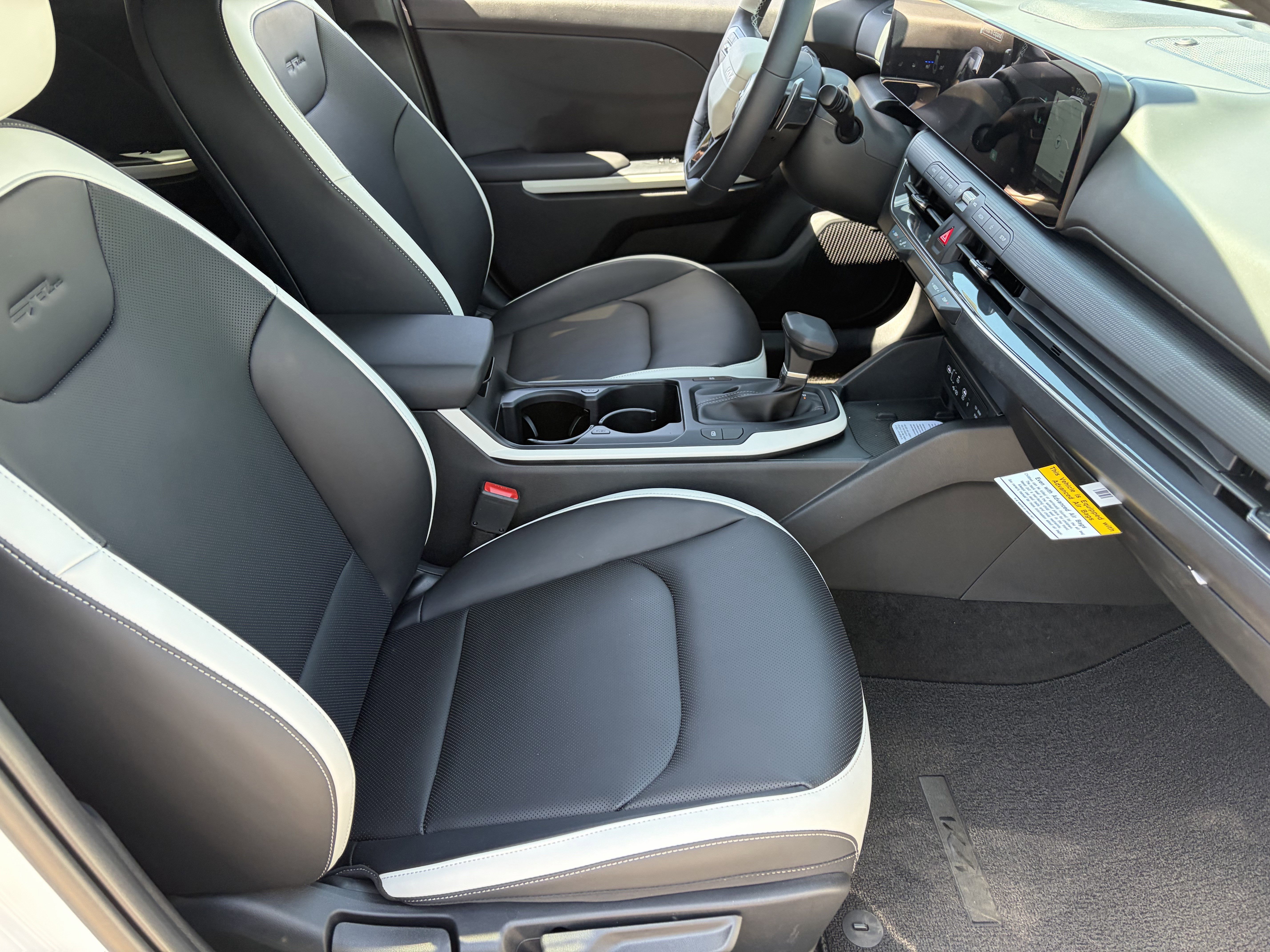 New 2026 Snow White Pearl Kia GT-Line image 9