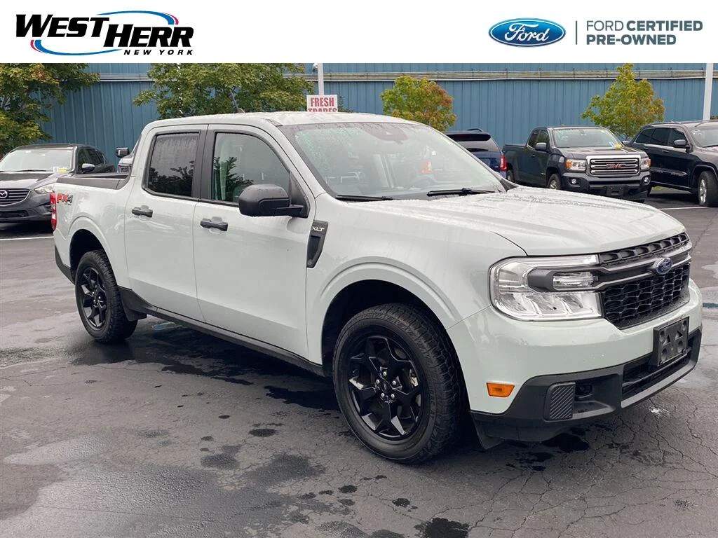 Used 2022 Oxford White Ford XLT image 1