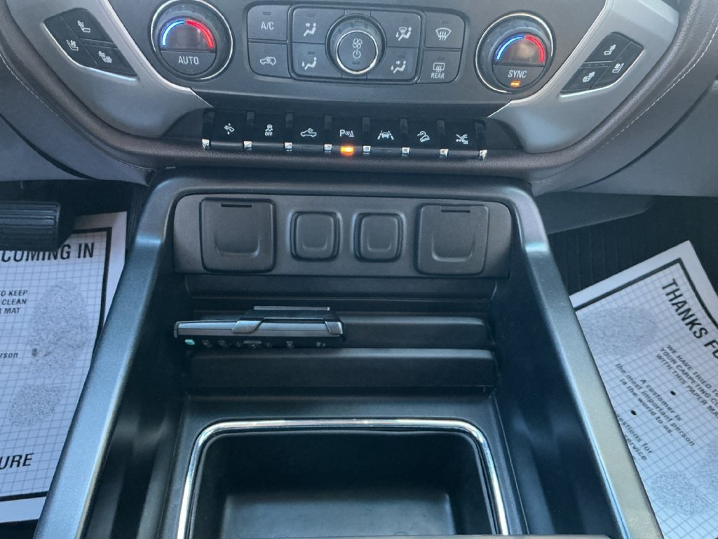 Used 2017 White GMC Denali image 23