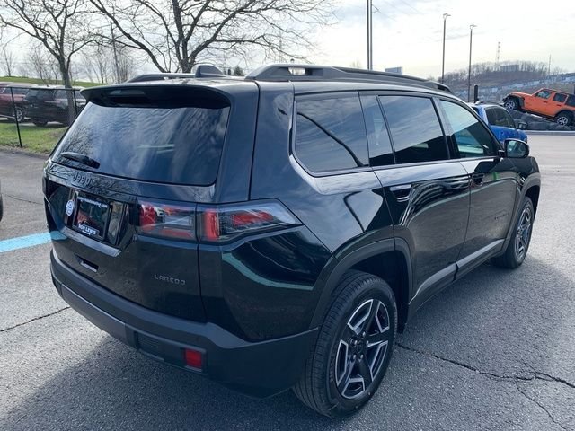 New 2026 Diamond Black Crystal Pearl-Coat Exterior Paint Jeep Laredo image 7