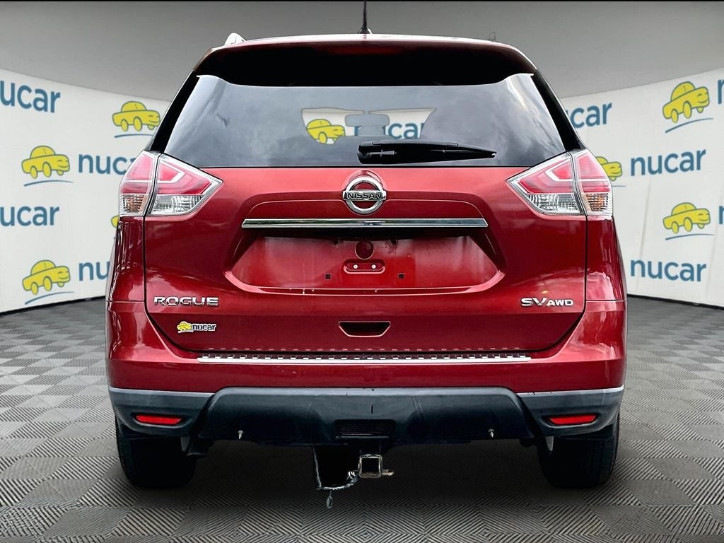 Used 2016 Cayenne Red Nissan SV image 5