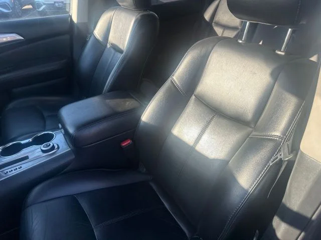 Used 2019 Gun Metallic Nissan SL image 10