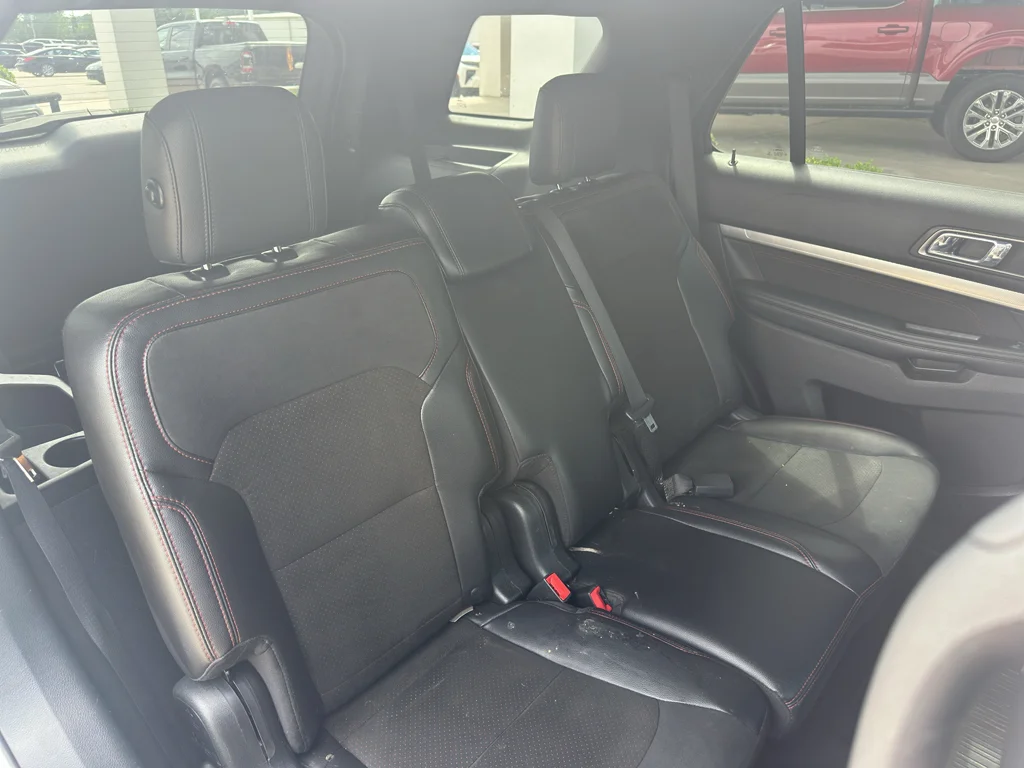 Used 2018 White Platinum Metallic Tri-Coat Ford XLT image 33