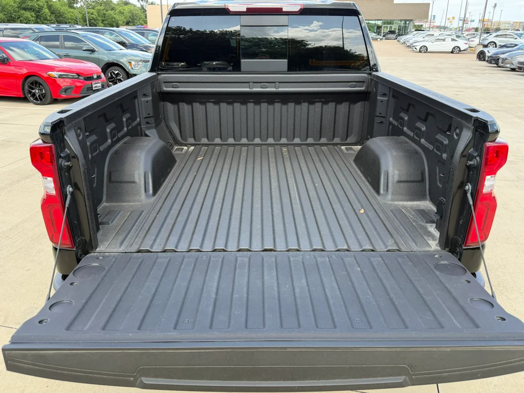 Used 2025 Black Chevrolet LTZ image 30