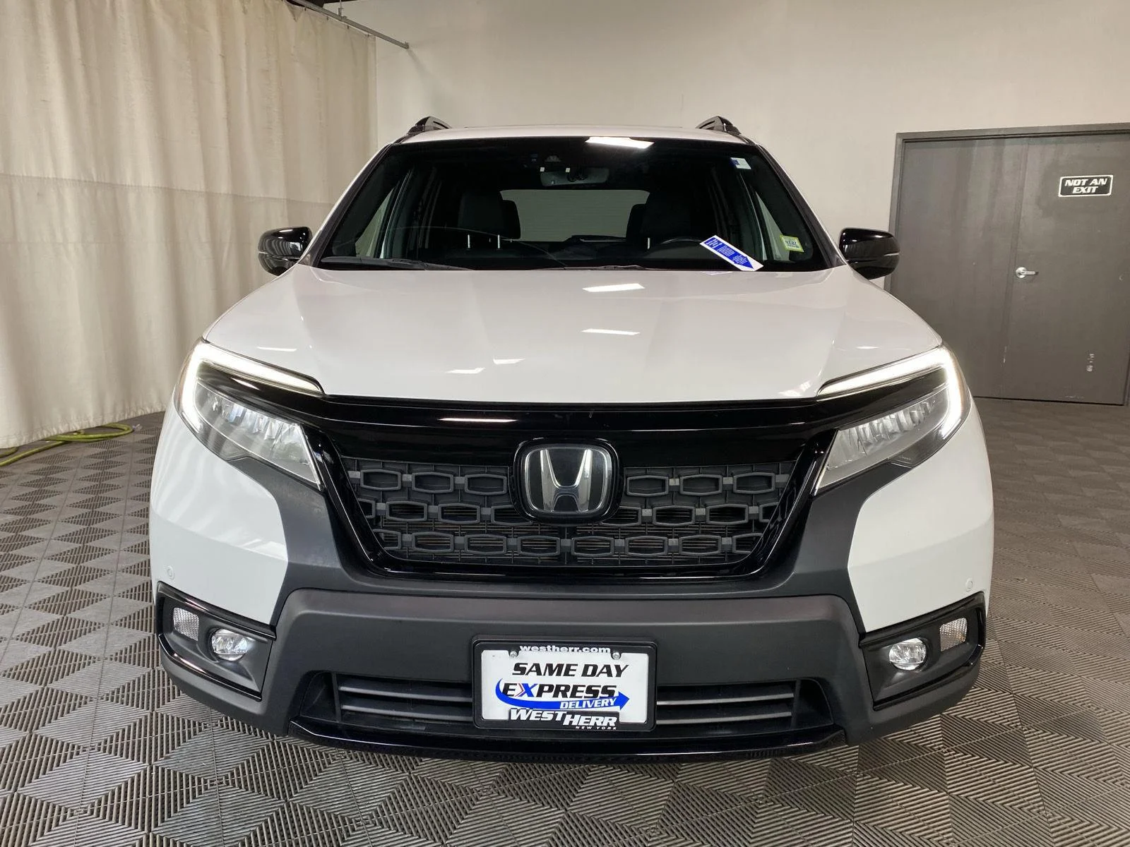 Used 2021 Platinum White Pearl Honda Elite image 3