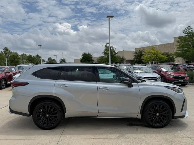 Used 2025 Silver Toyota XSE image 5