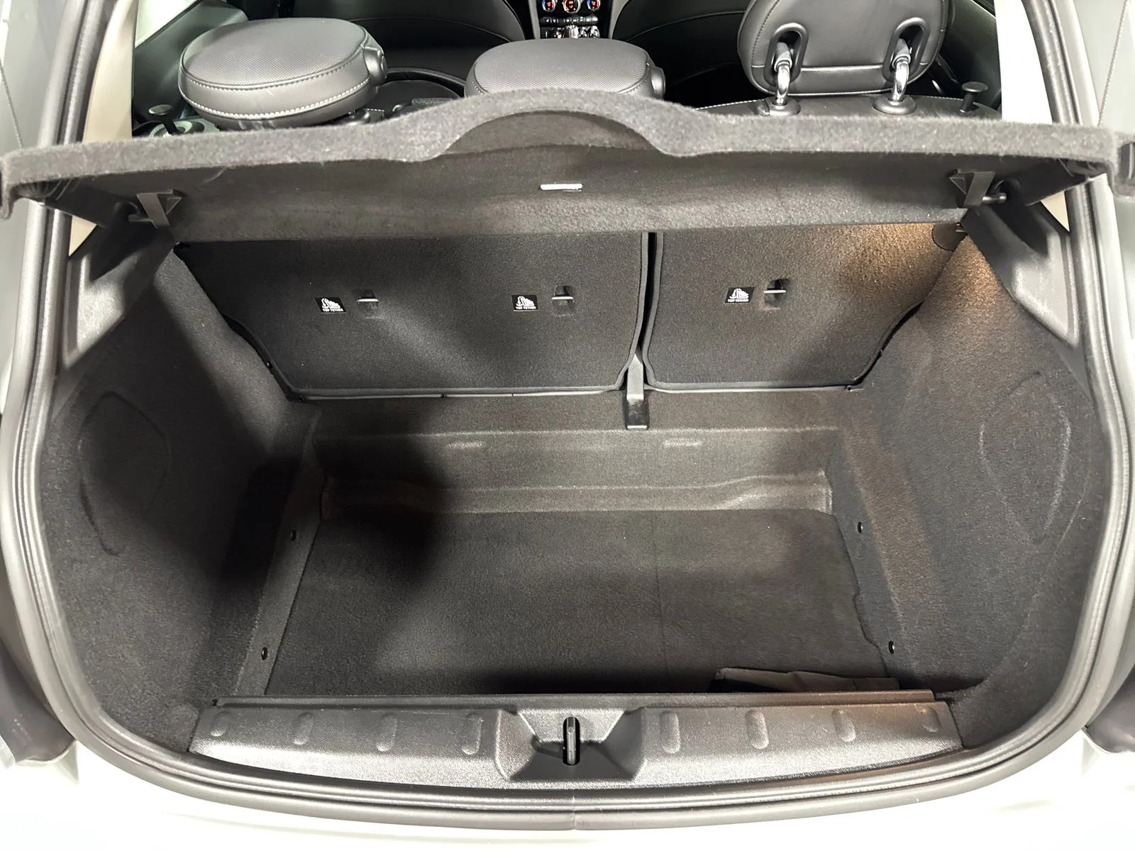Used 2019 Gray Metallic MINI Signature image 25
